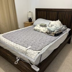 Queen size bed set