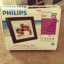 Philips 10.4 Inch Digital Photo Frame
