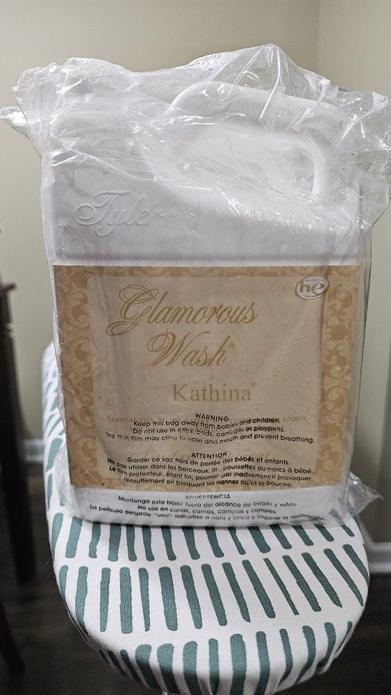 Tyler Candle Company Luxury Detergent (Kathina Scent)