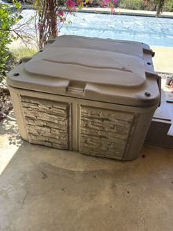 Tuff spas TT200 Spa With Built In Cover New Pump