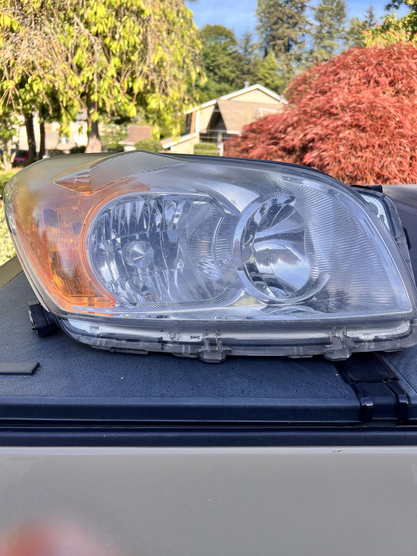 2009-2011 Toyota RAV4 -  Passenger Side Headlight, without Bulbs