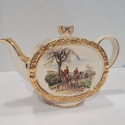 Sadler Teapot - Cream & Gold Fox Hunting Theme, 10"x6"x4", Made In England