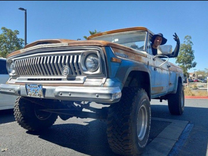 1972 Jeep Grand Wagoneer