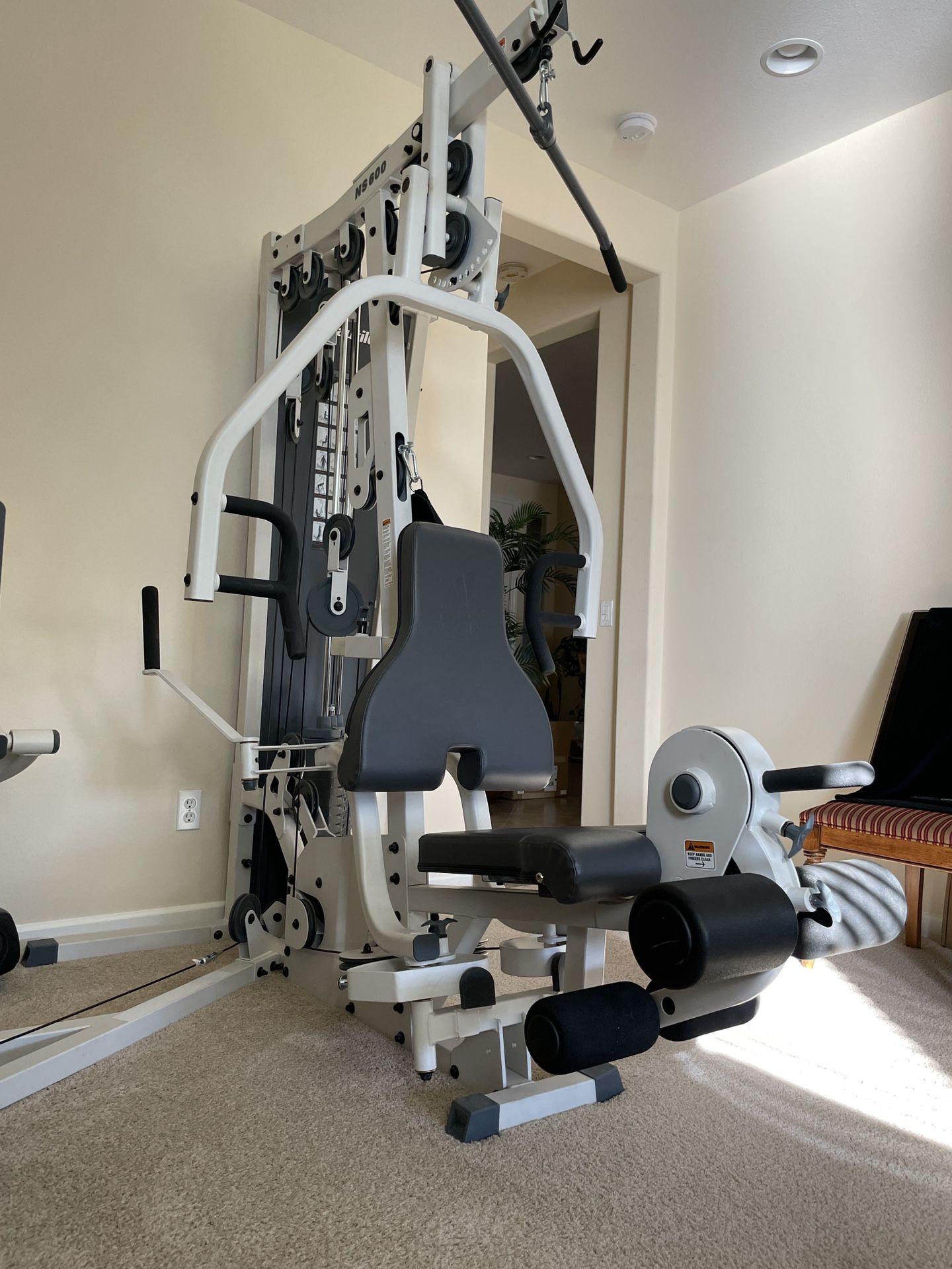 Commercial Quality Nautilus NS600 Universal Gym LIKE NEW for Sale in Palm Desert CA OfferUp