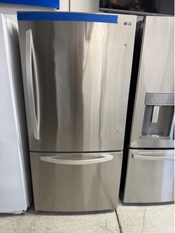 Bottom freezer refrigerator