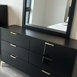 BLACK & Gold dresser 💛⭐️👑🌟