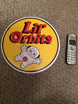 Lil orbits donut sign