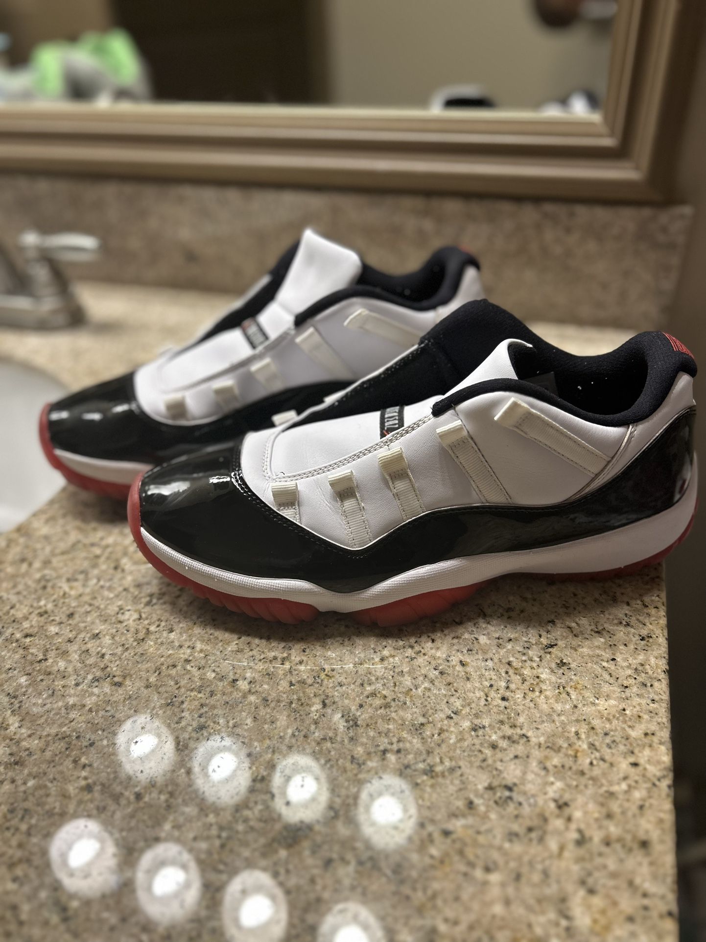 Jordan 11 Retro Low Concord Bred Size 10 1/2