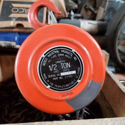 1/2 Ton 20 Ft Manual Chain Lift