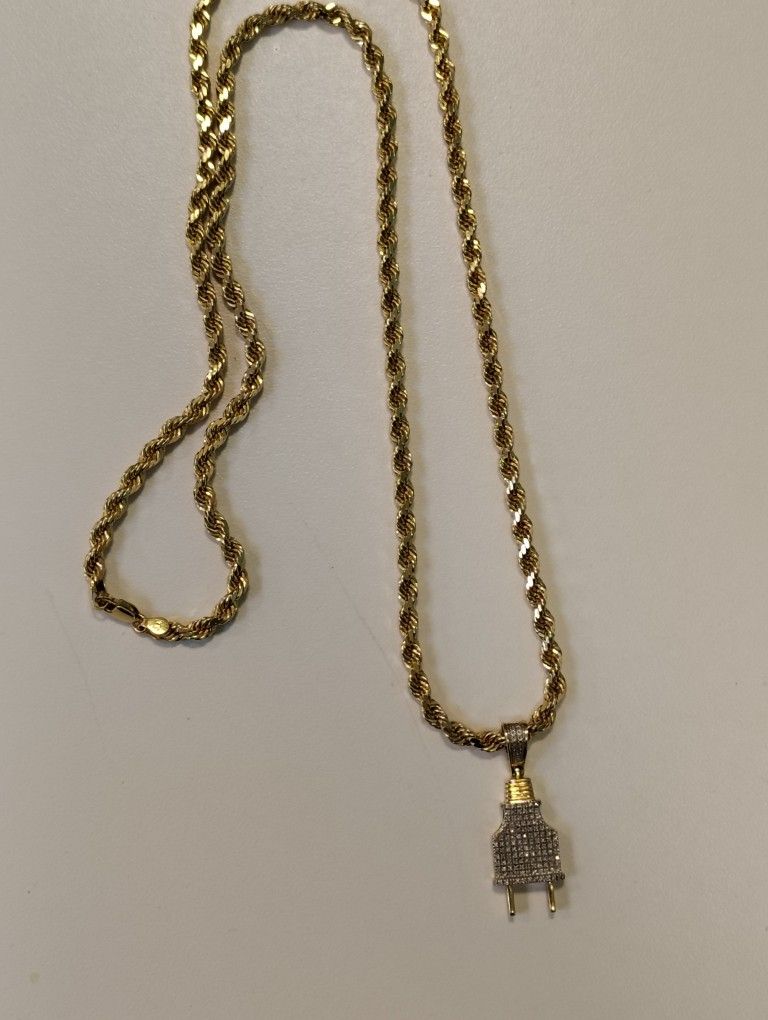 10 Kt Gold Rope And Diamond Pendant