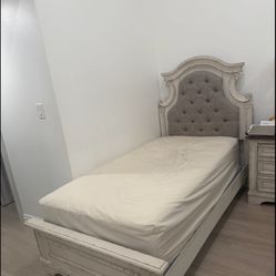 Twin And Queen Bed Set