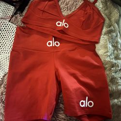 alo Outfit NEW!!