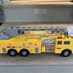 2011 HASBRO 31" TONKA FIRE RESCUE TRUCK YELLOW RED 05786 328 SOUNDS LIGHT #06730