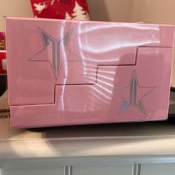 Jeffrey Star “The Gloss”