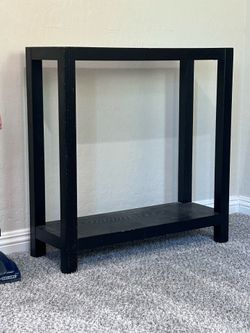 Hallway display shelf