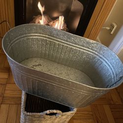 Better Homes & Gardens Oval Tub Planter or Beer Thing