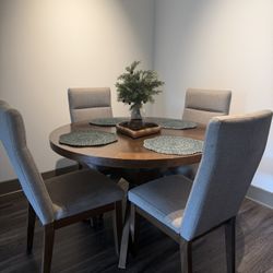Dinner Table W/Chairs 