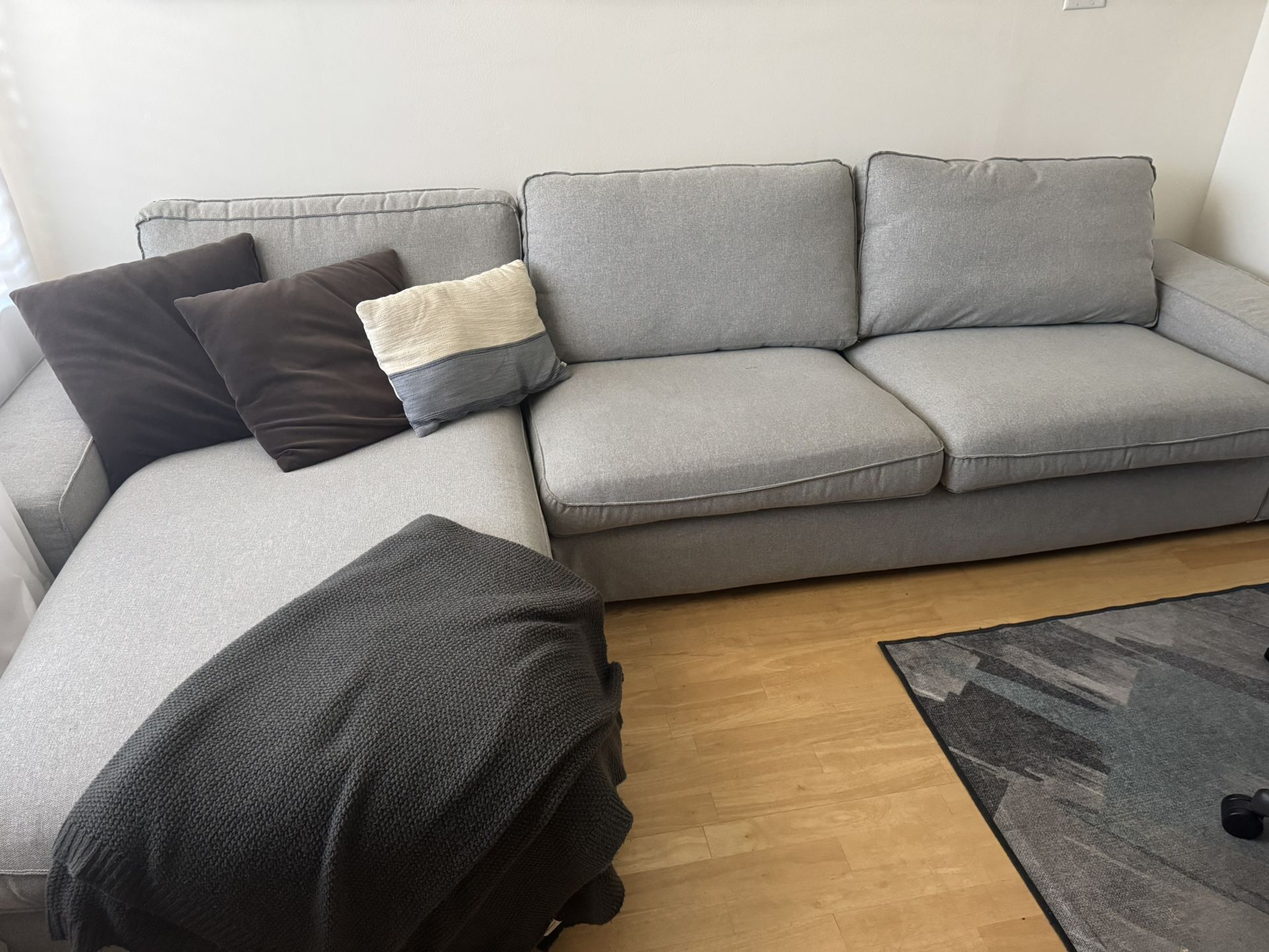 3-Seat Sectional Sofa with Chaise – Light Gray