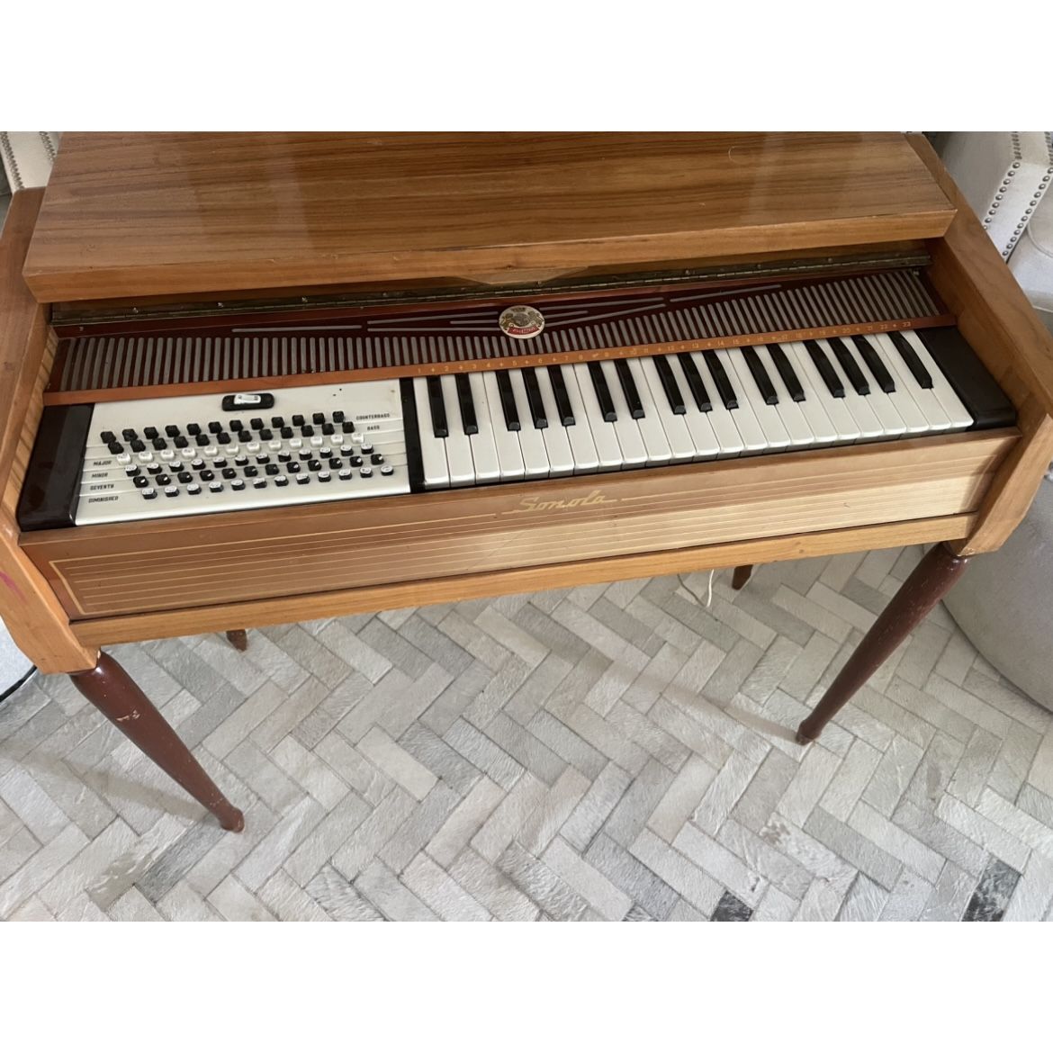 Vintage Sonola Keybord Organ