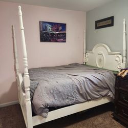 Full Size White 4 Poster Bed Frame. Mattress Included 