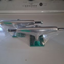 TENSOR SKATEBOARD TRUCKS POLISHED ALUMINUM/GREEN SIZE 5.25