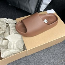 Yeezy Slide