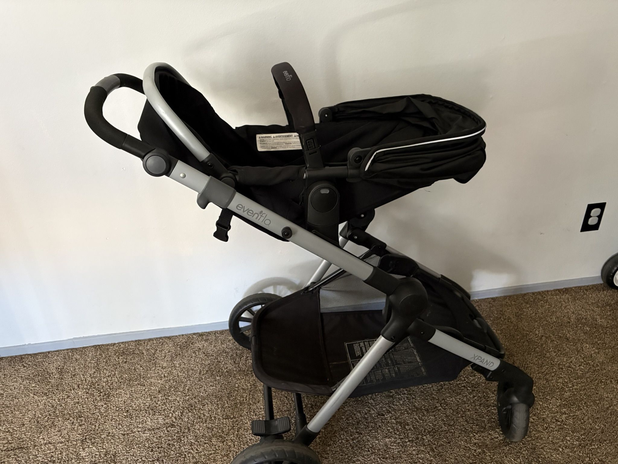 PENDING PICK UP Evenflo Pivot Xpand Modular Stroller
