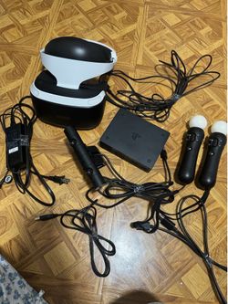 PlayStation VR PS4 Complete Bundle – 2 Move Controllers, Camera & Box