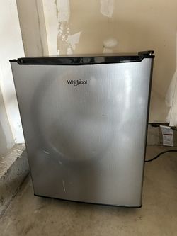Mini fridge