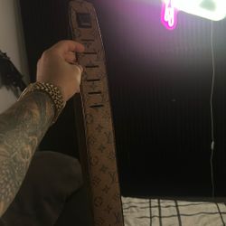 LV Guitar Strap 