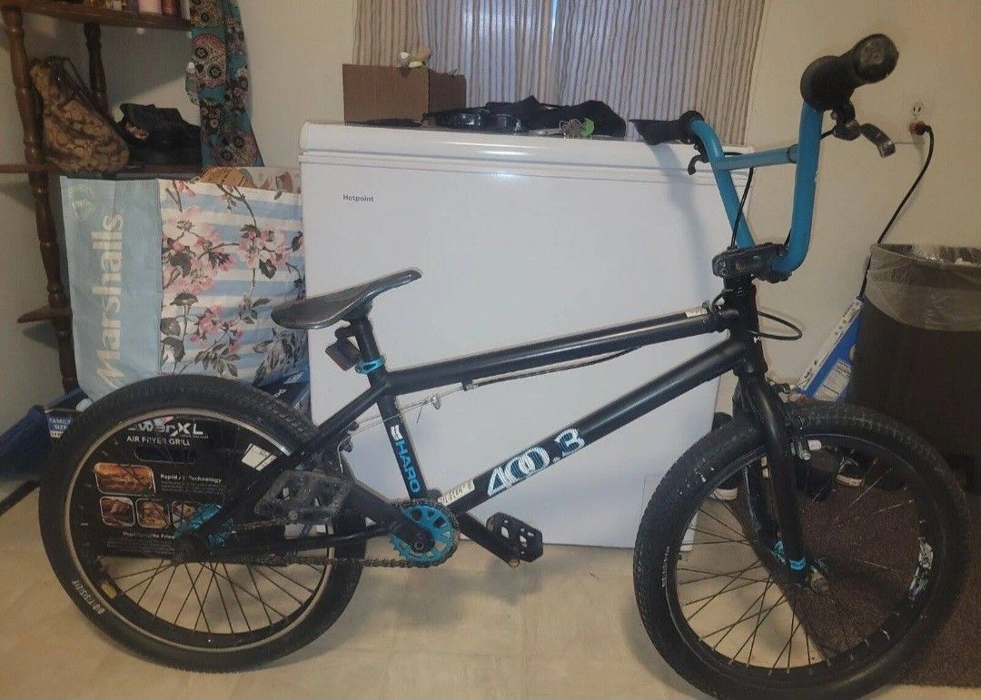 Haro 400.3 BMX Bike