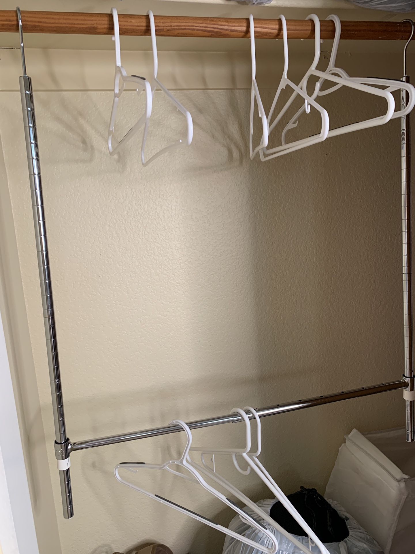 Adjustable Closet Rod