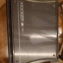 Kicker Amp