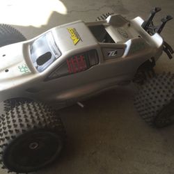 Rc losi muggy monster Truggy buggy nitro engine barely used