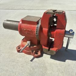 OLYMPIA 6“ Heavy Duty Bench Vise