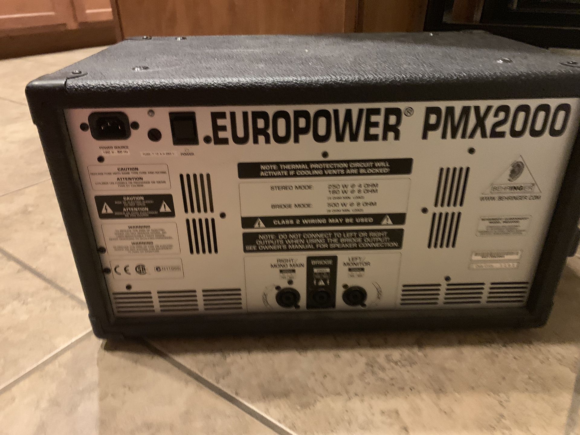 Behringer Europower PMX2000 Powered Mixer Multi Effects