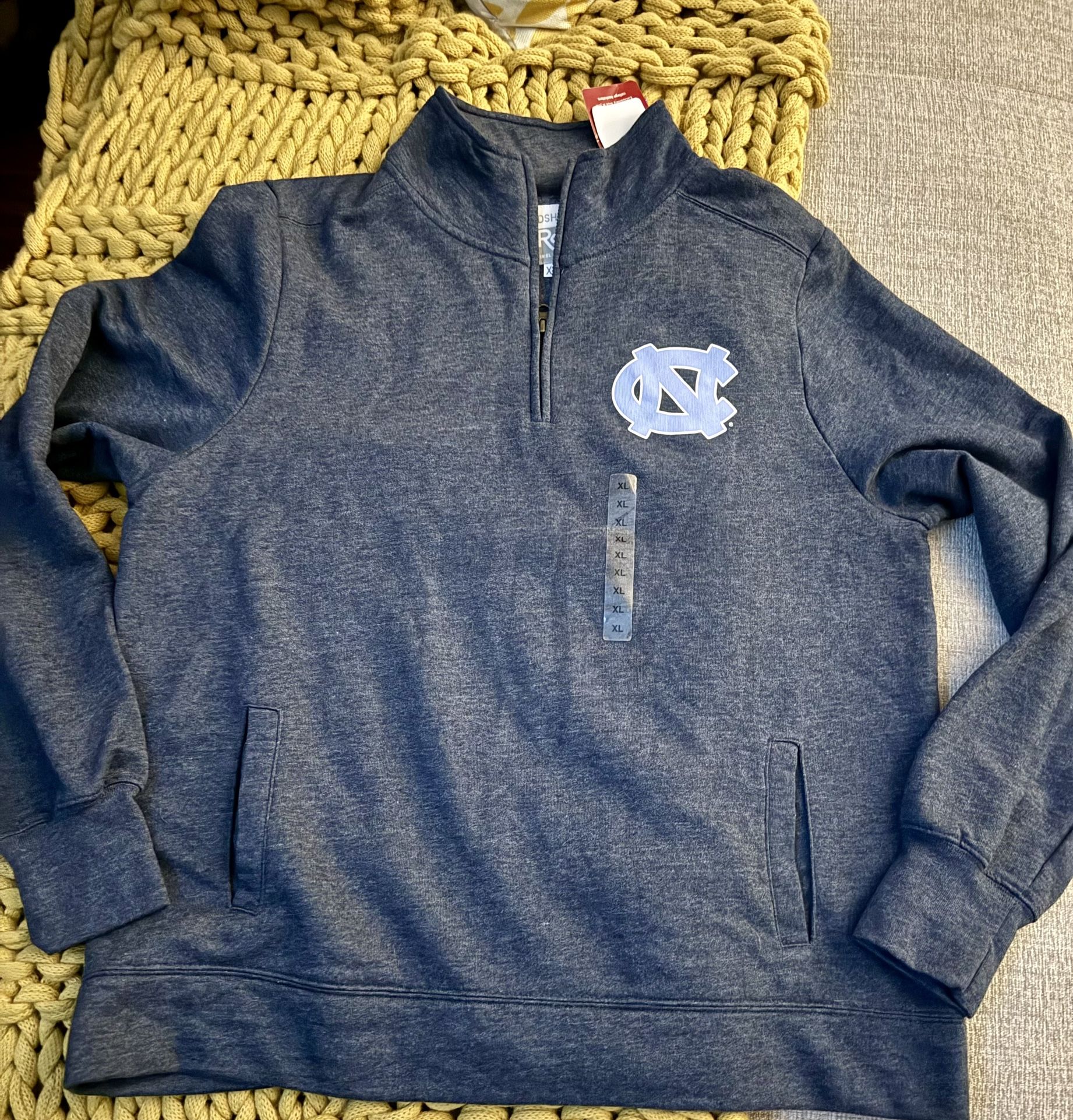 New NCAA North Carolina Tar Heels Shoreline Half Zip Pullover, Size XL (Heather Gray)