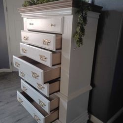 Talles Dresser With 7 Drawers