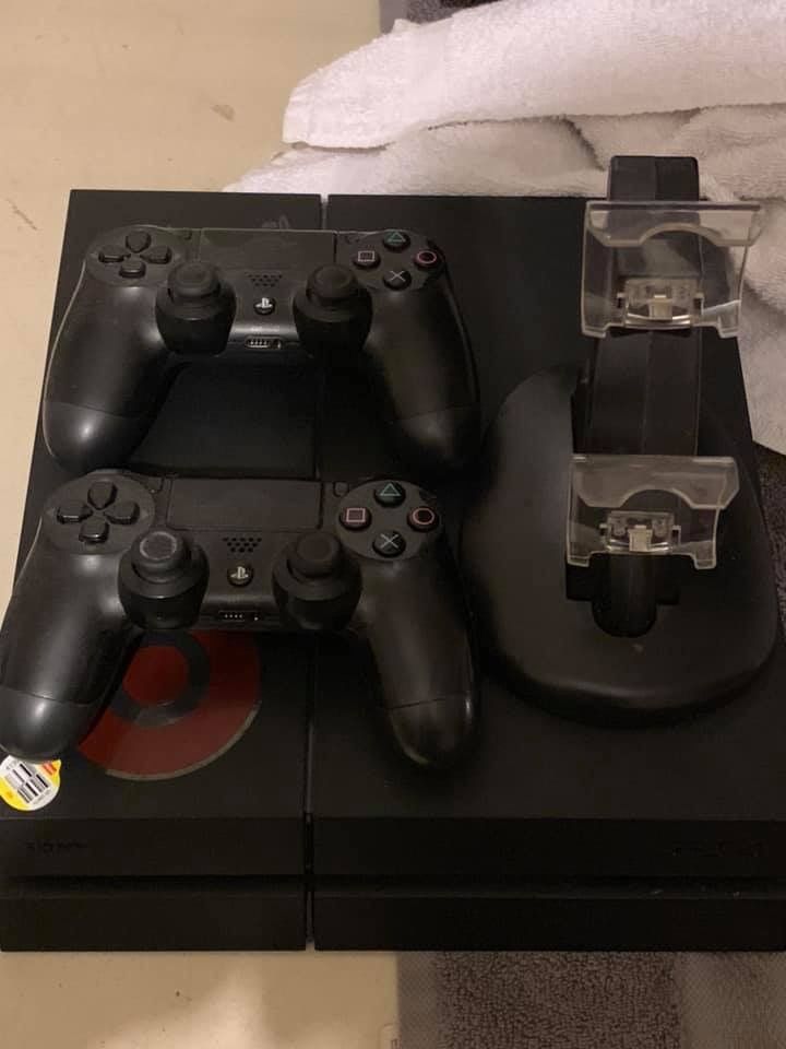 PlayStation 4. 250 obo