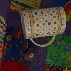 Wild Eye Hand Bag Vintage Mug 