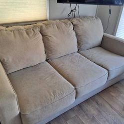 Couch / Sofa 