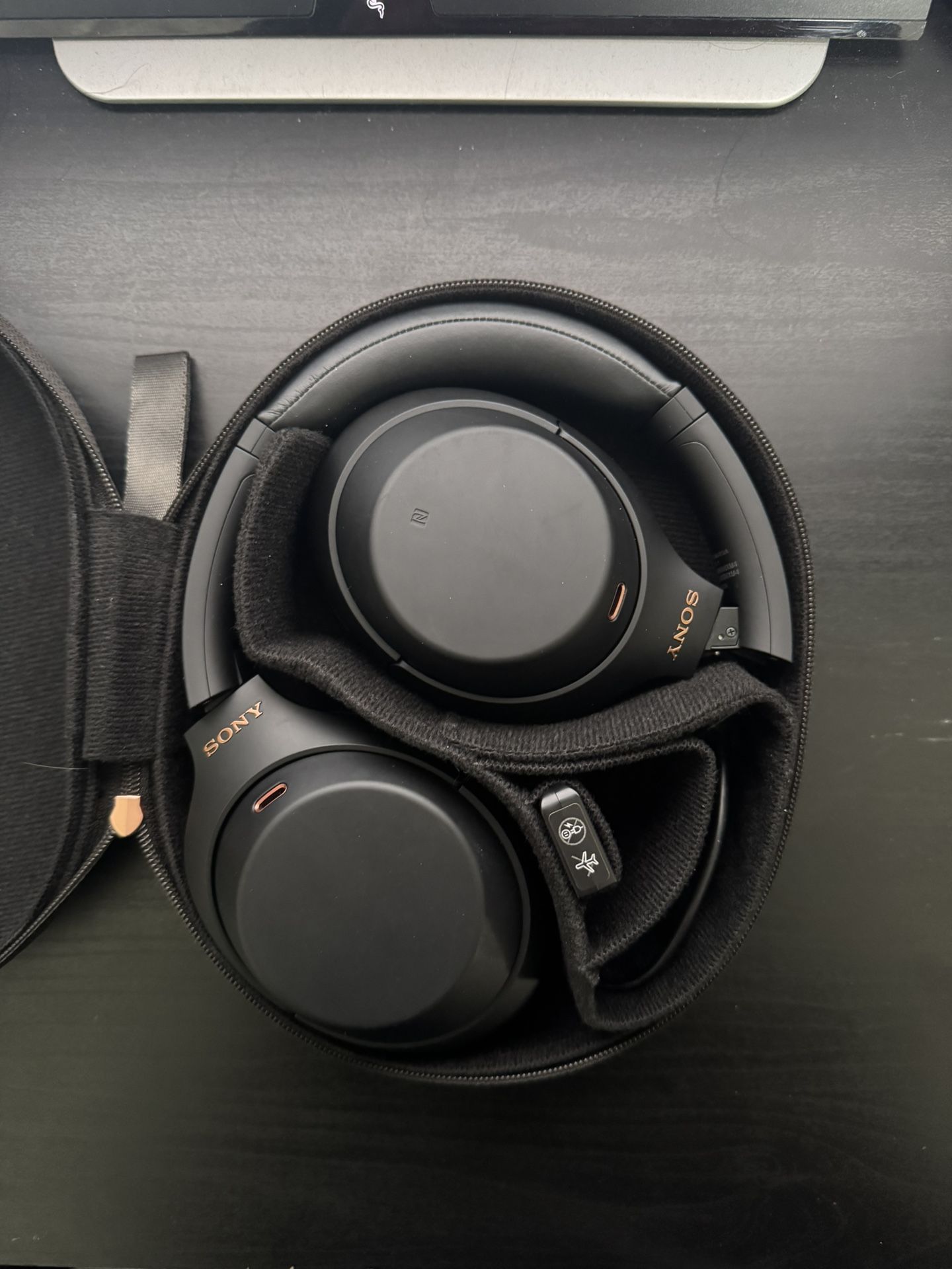Sony Headphones XM4 Over Ear