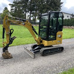2022 Caterpillar 301.8 Excavator - 4.5K Weight - 265 Original Hours