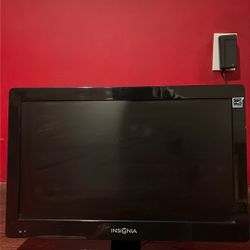 19” Insignia Flat Screen TV with Remote & Power Cord - Great Condition!