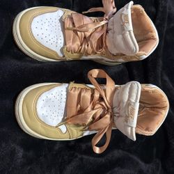 Nike Blanco Con Beige Y Cinta Original De Seda 