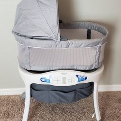 Graco Sense2Snooze Bassinet with Cry Detection Technology

