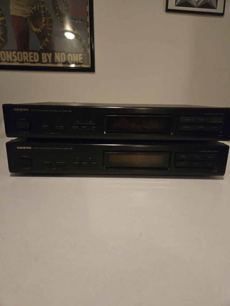 Onkyo Stereo Tuner AM/FM T-4010 (x2)