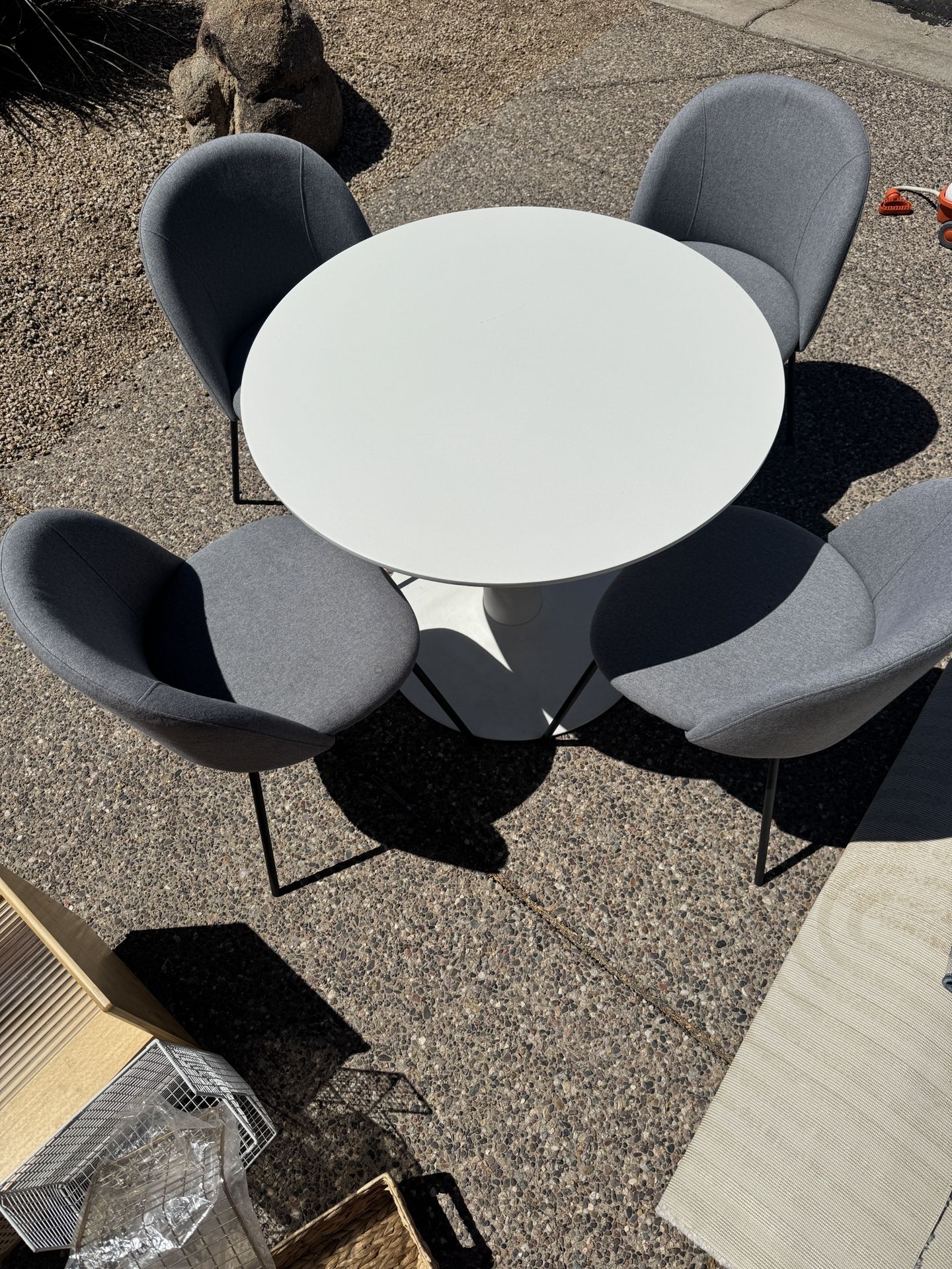 Kitchen Table & Chairs