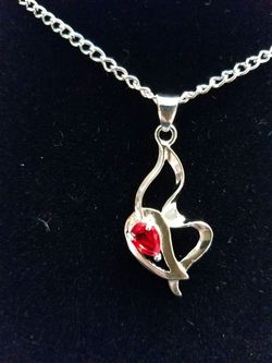 925 Sterling silver Hart pendant with chain