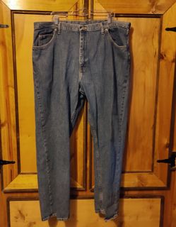 Men's Wrangler 2XL? 42 x 32 Denim Blue Jeans Good Cond.